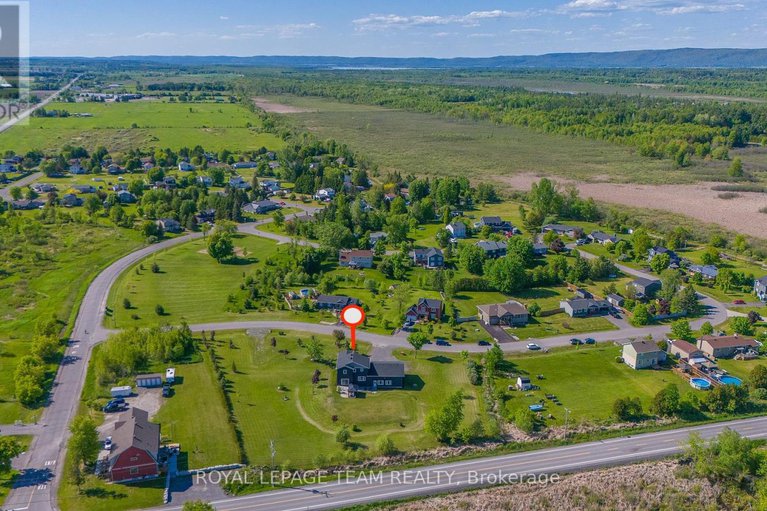 28397183/126-grasshopper-lane/dunrobin-shores/ottawa/ontario/K0A1T0_41