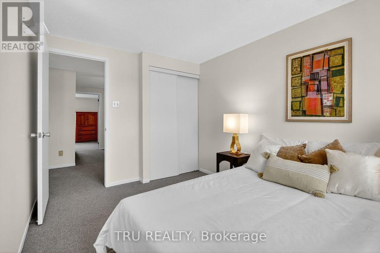 29100992/82-215-temby-private/hunt-club-parkgreenboro/ottawa/ontario/K1T2W1_21