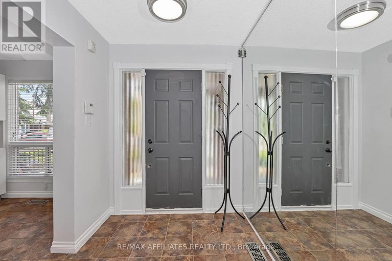 28429396/1138-ste-agathe-park/convent-glen-north/ottawa/ontario/K1C2B5_6