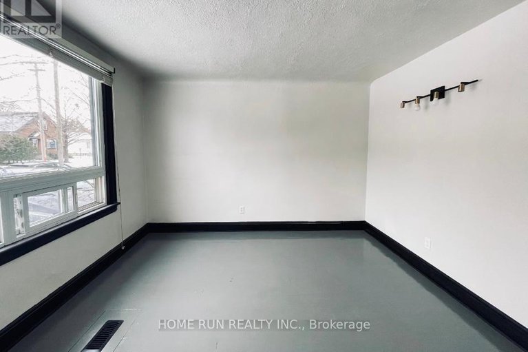 29018998/378-enfield-avenue/vanier/ottawa/ontario/K1L7L3_9