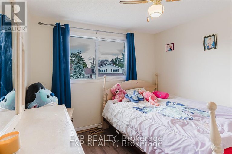 28238313/4-parklane-court/blackburn-hamlet/ottawa/ontario/K1B3H2_25