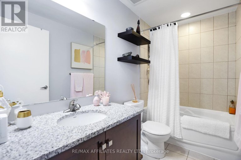 28977226/407-575-byron-avenue/mckellarhighland/ottawa/ontario/K2A1R7_25