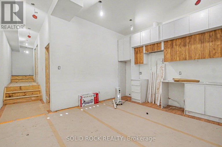 29669970/840-alpine-avenue/queensway-terrace-north/ottawa/ontario/K2B5R6_12