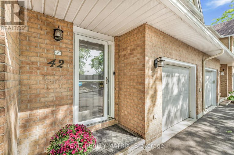 28853609/26-42-oakhaven-private/overbrookcastle-heights/ottawa/ontario/K1K4K1_3