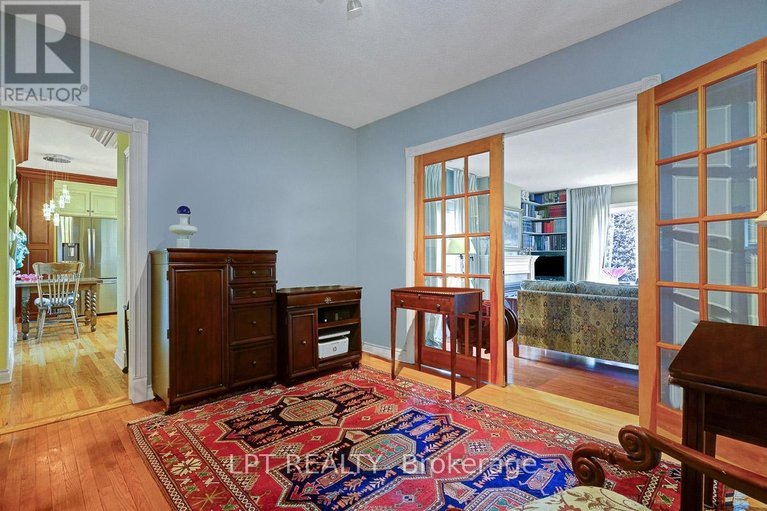 28230942/169-roger-road/faircrest-heights/ottawa/ontario/K1H5C7_28