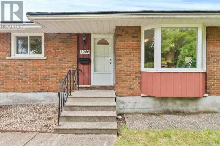 29070320/1246-cobden-road/queensway-terrace-southridgeview/ottawa/ontario/K2C2Z9_3