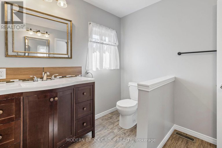 28960799/27-sarah-street/augusta-twp/augusta/ontario/K0E1P0_32