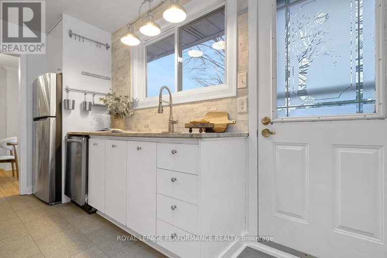 29066591/741-eastvale-drive/beacon-hill-north/ottawa/ontario/K1J6Z8_21