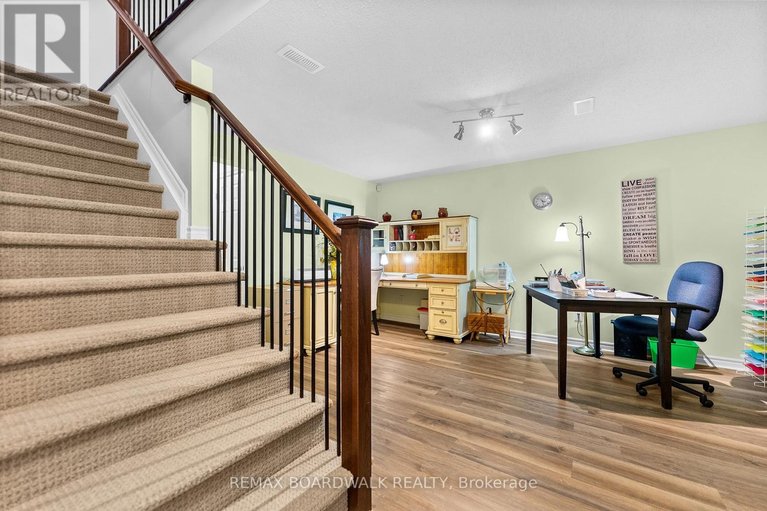 29636678/12-royalty-way/north-grenville-twp-kemptville-south/north-grenville/ontario/K0G1J0_23