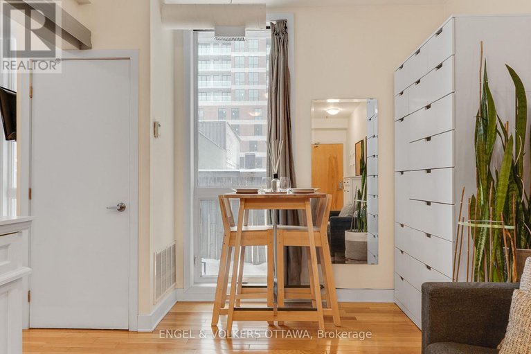 29426650/104-360-cumberland-street/lower-townbyward-market/ottawa/ontario/K1N0B1_24