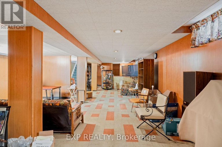 29114115/1233-meadowlands-drive-e/city-viewskylinefisher-heightsparkwood-hills/ottawa/ontario/K2E6K2_34