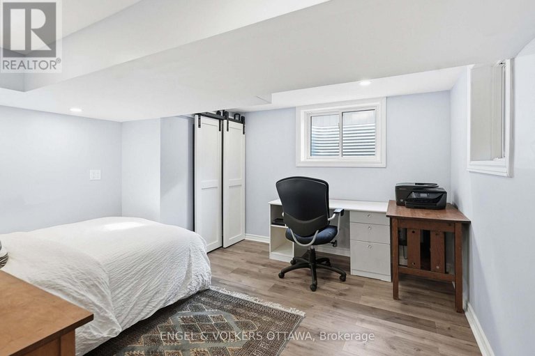 29105494/1260-henry-farm-drive/copeland-park/ottawa/ontario/K2C2E2_29