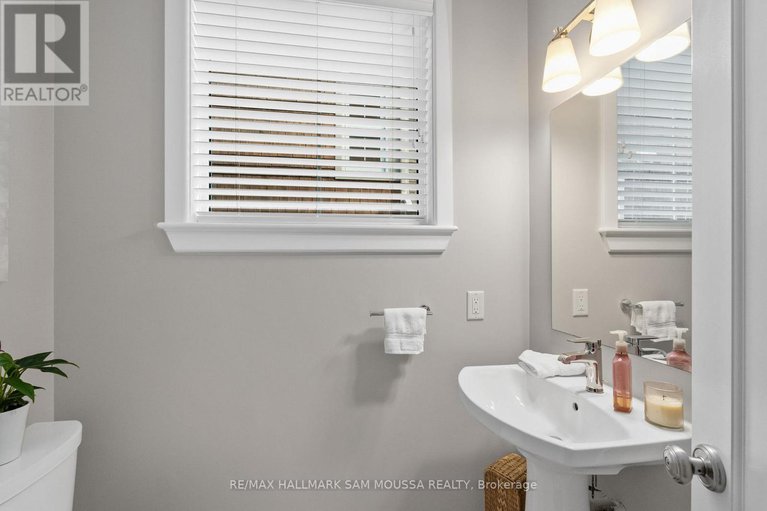 28989523/25-marsh-sparrow-private/morgans-grantsouth-march/ottawa/ontario/K2K3P1_19