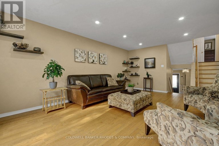 29023434/12-bramblegrove-crescent/hunt-club-parkgreenboro/ottawa/ontario/K1T3G3_10