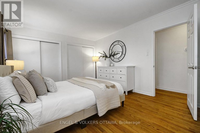 29256001/10-spring-garden-avenue/meadowlandscrestview/ottawa/ontario/K2G3B3_23