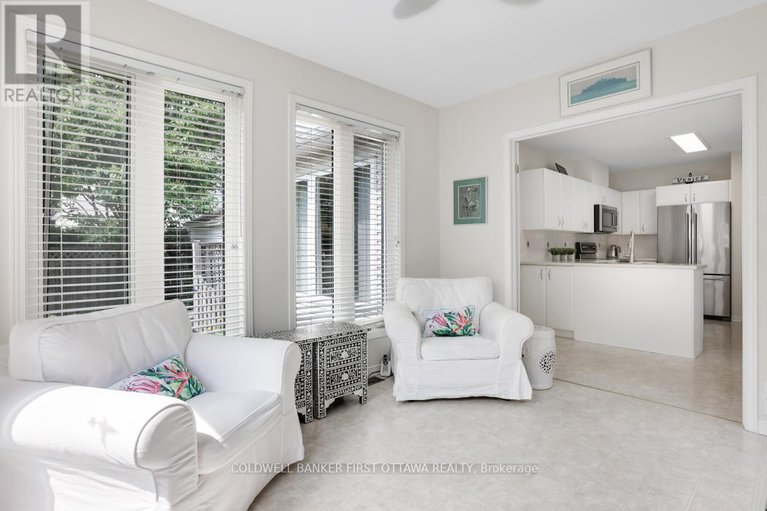 28678446/10-ladybirds-crescent/stittsville-north/ottawa/ontario/K2S1Z6_23