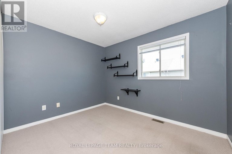 29087116/40-manhattan-crescent/central-park/ottawa/ontario/K2C4B5_9