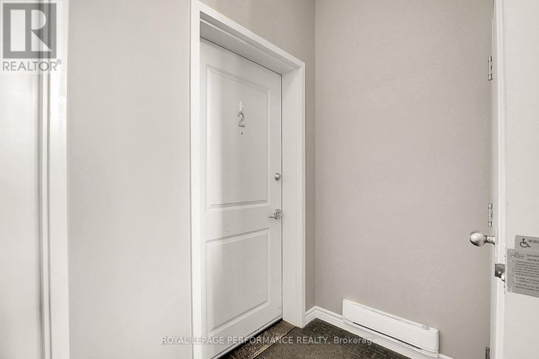 28816939/2-40-prestige-circle/chatelaine-village/ottawa/ontario/K4A0W9_4