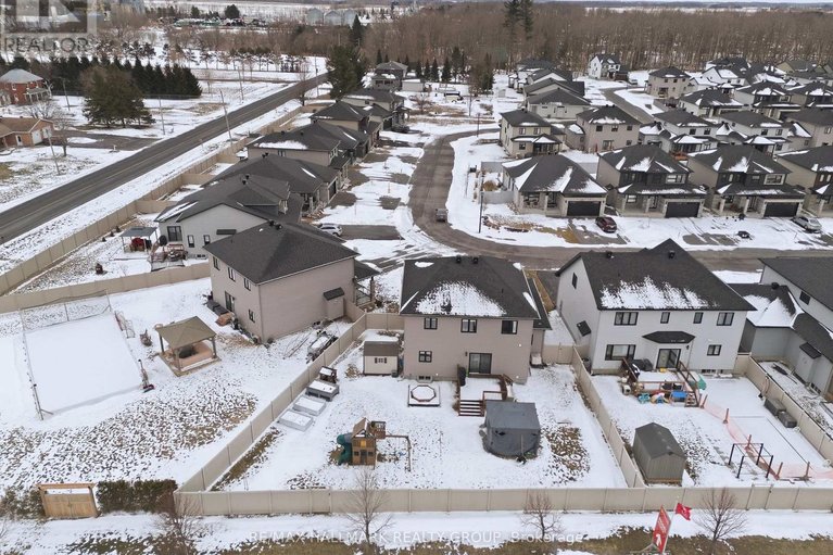 29668379/1212-avignon-street/embrun/russell/ontario/K0A1W0_3