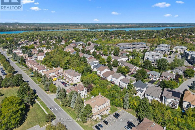 28895035/a-6643-bilberry-drive/convent-glen-north/ottawa/ontario/K1C4N5_27