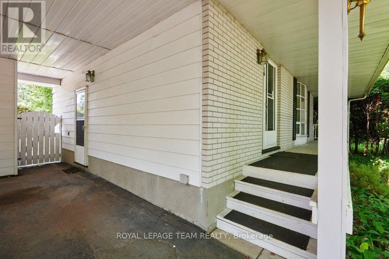 28515149/16-keewatin-crescent/borden-farmstewart-farmcarleton-heightsparkwood-hills/ottawa/ontario/K2E6Z1_3