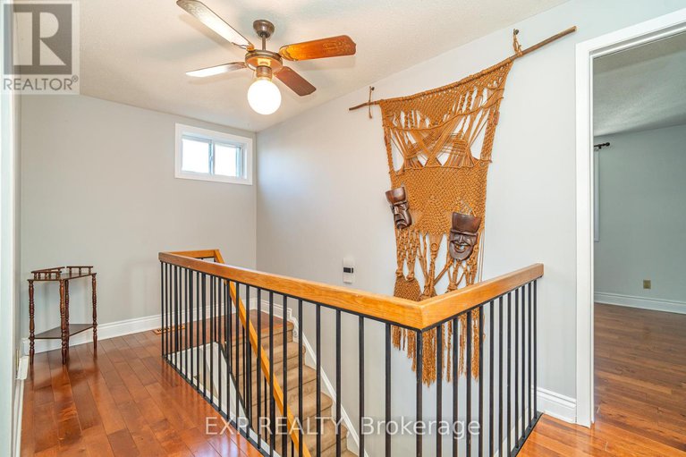 28550236/184-des-pins-place/queenswood-heights-south/ottawa/ontario/K1E2T5_15