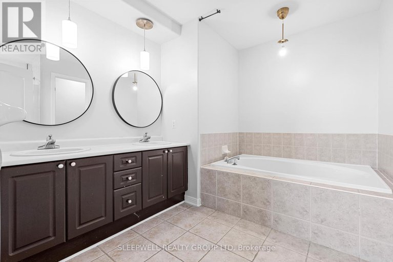 29058156/1040-misty-morning-lane/greely/ottawa/ontario/K4P1P8_16