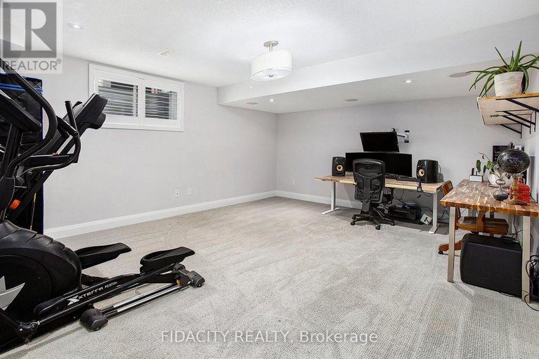 28286993/670-whitecliffs-avenue/riverside-south/ottawa/ontario/K1V2N4_26