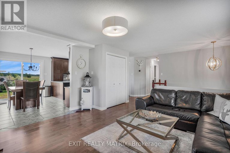 28746056/1526-sandy-hill-road/champlain-twp/champlain/ontario/K6A2R2_7