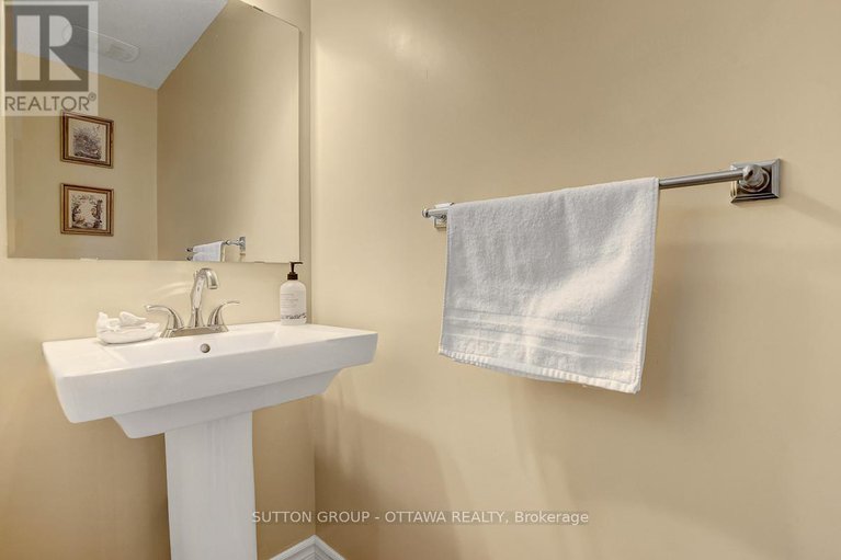 28998756/26-456-leboutillier-avenue/carson-meadows/ottawa/ontario/K1K2V7_28