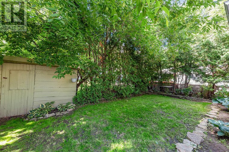 28631022/6-foster-avenue/smiths-falls/smiths-falls/ontario/K7A1K1_4