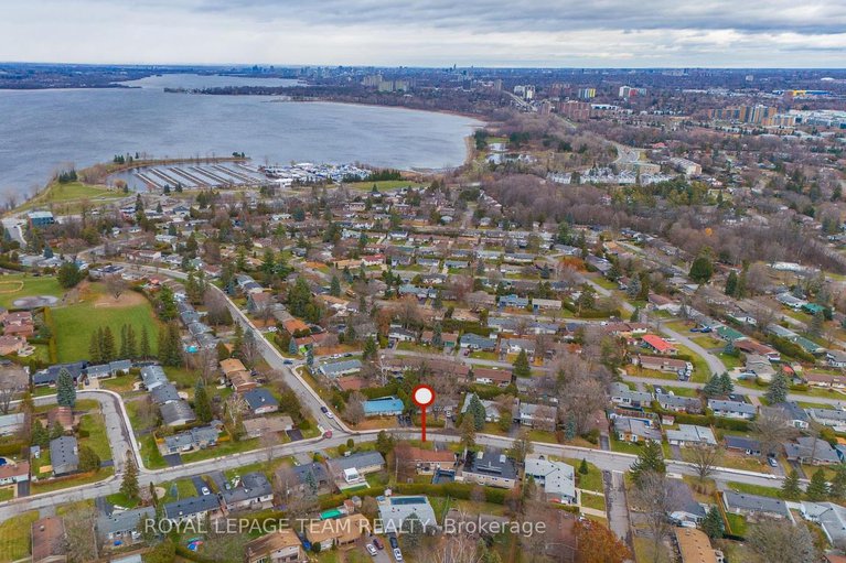 29147557/62-crystal-beach-drive/crystal-beach/ottawa/ontario/K2H5N1_2