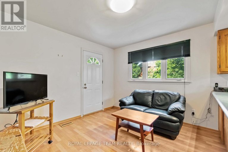 28614426/207-curry-street/kemptville/north-grenville/ontario/K0G1J0_13