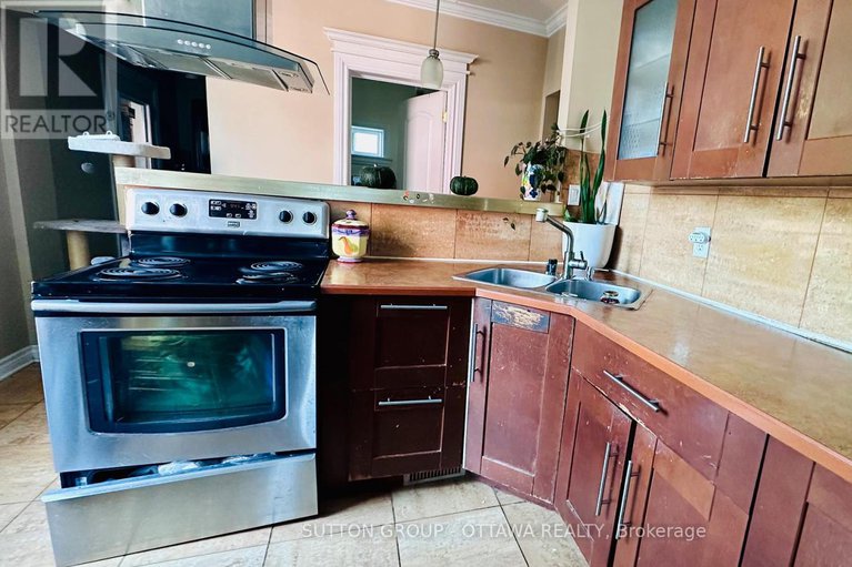 28434012/139-eccles-street/west-centre-town/ottawa/ontario/K1R6S7_9