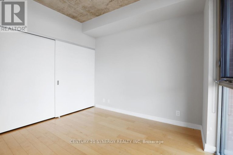 28602990/633-340-mcleod-street/ottawa-centre/ottawa/ontario/K2P1A4_14