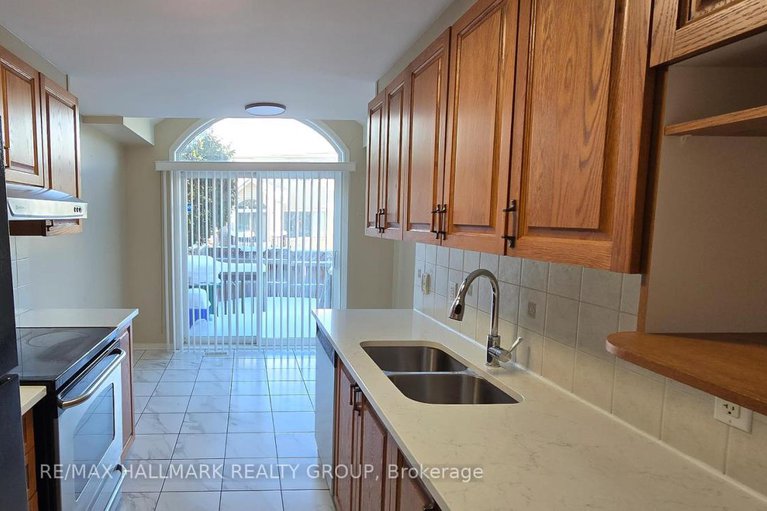 29366241/1620-henri-lauzon-street/chapel-hill/ottawa/ontario/K1C7R6_4