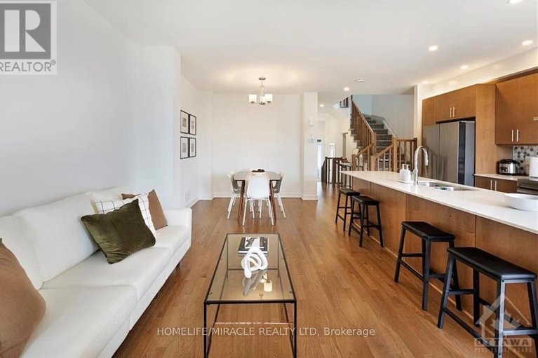 29255962/208-monticello-avenue/emerald-meadowstrailwest/ottawa/ontario/K2S0J7_17