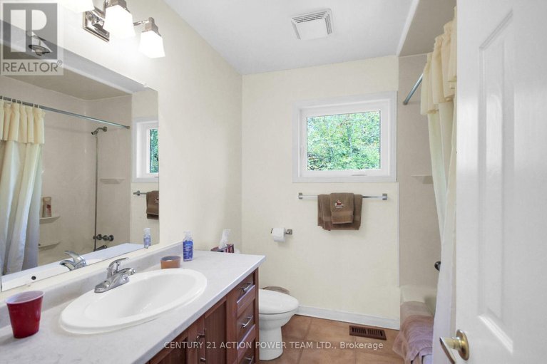 28971573/5658-marlene-cr-crescent/osgoode/ottawa/ontario/K0A2W0_17