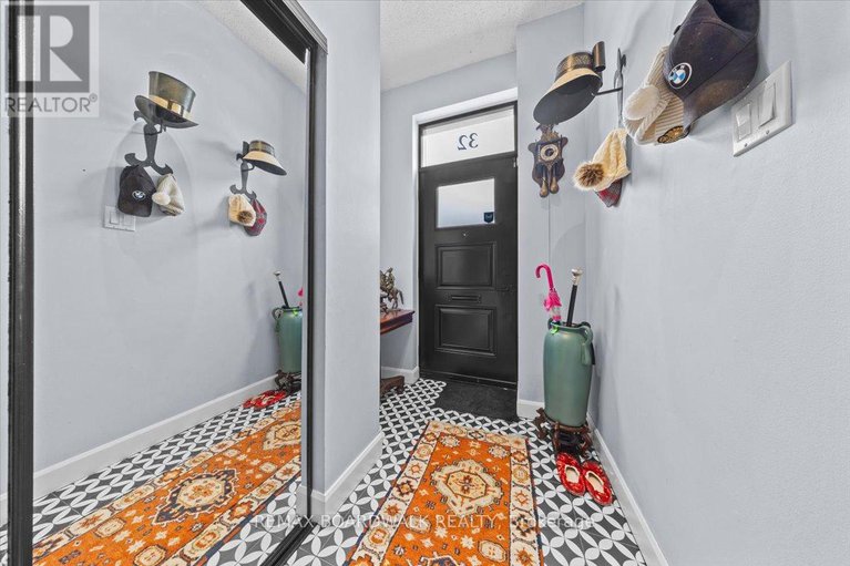 29377343/32-waverley-street/ottawa-centregolden-triangle/ottawa/ontario/K2P0T9_3