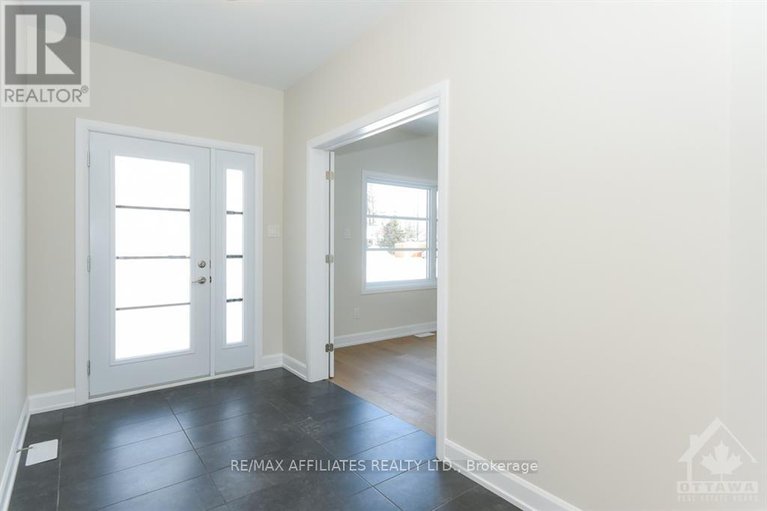 26961653/441-aurora-street/sunset-flat/embrun/ontario/K0A1W0_2
