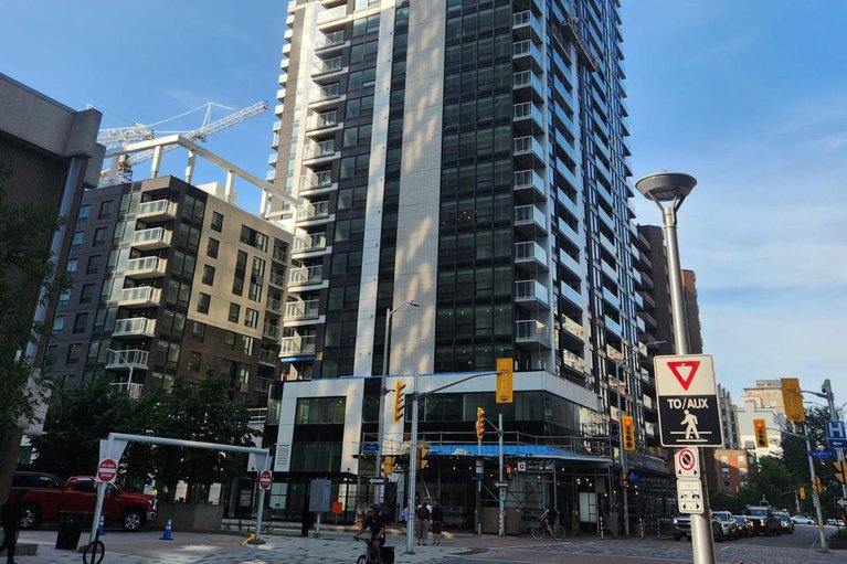 28029990/1009-340-queen-street/ottawa-centre/ottawa/ontario/K1R0G1_3