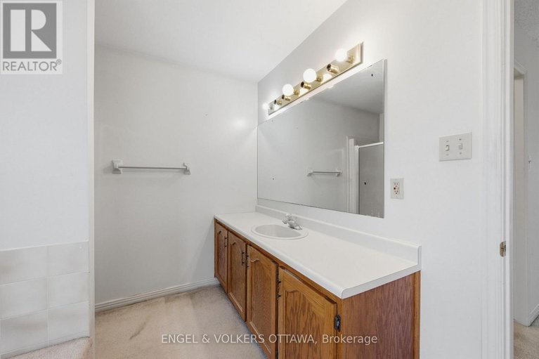 29484139/591-merkley-drive/fallingbrookpineridge/ottawa/ontario/K4A1S3_33