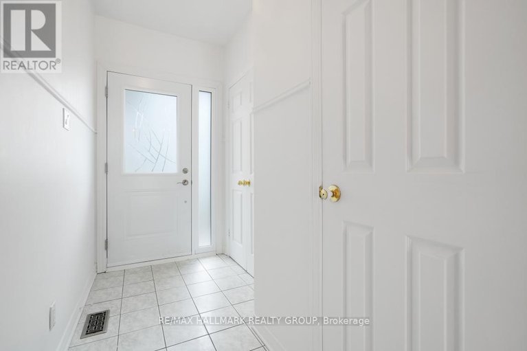 28226877/97-forestglade-crescent/hunt-club-park/ottawa/ontario/K1G6A6_3