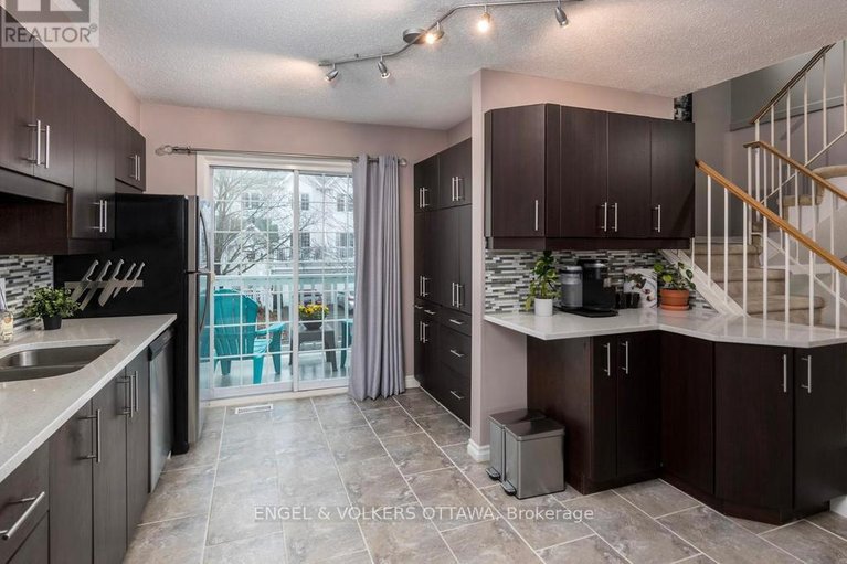 29618485/31-castlegreen-private/hunt-club-parkgreenboro/ottawa/ontario/K1T3N4_10