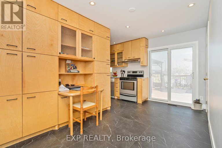 28303908/322-galloway-drive/bilberry-creekqueenswood-heights/ottawa/ontario/K1E1W3_6