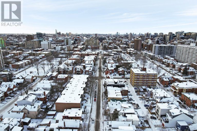 29280089/2d-142-waverley-street/ottawa-centregolden-triangle/ottawa/ontario/K2P0V4_31