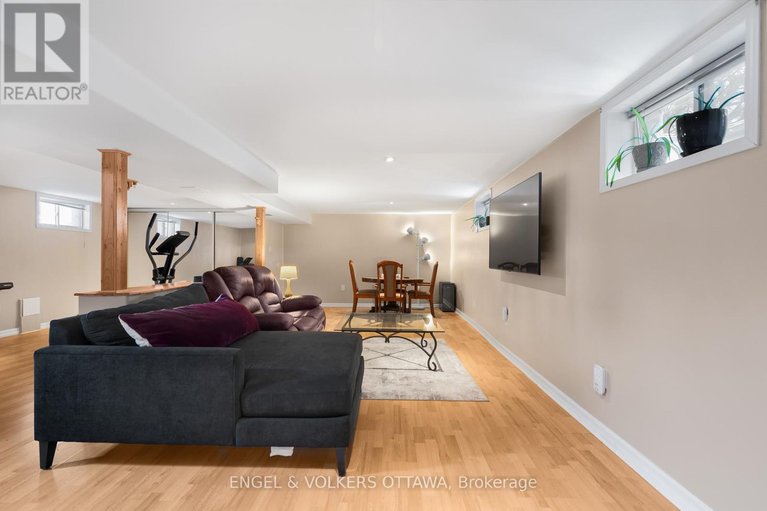29680502/1004-pleasant-park-road/elmvale-acresurbandale/ottawa/ontario/K1G2A1_31