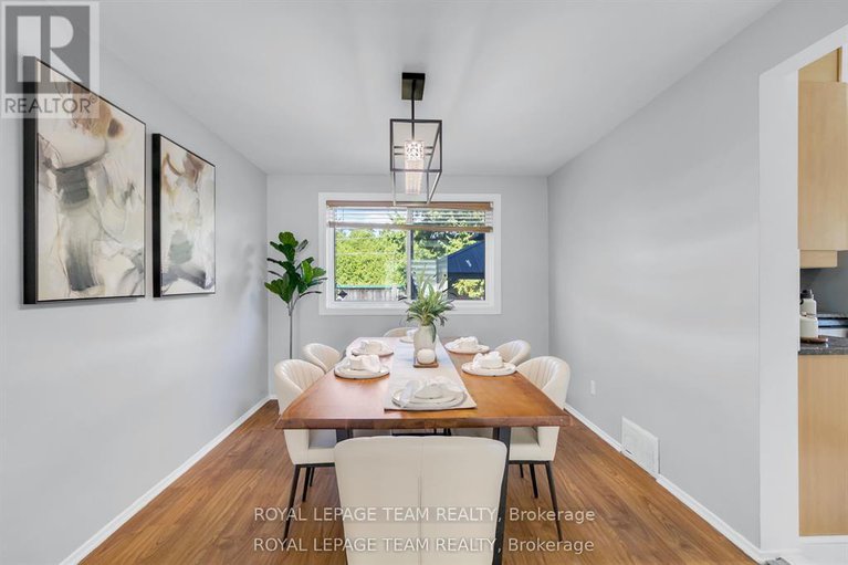 28982327/2-brookhaven-court/leslie-park/ottawa/ontario/K2H9E3_11