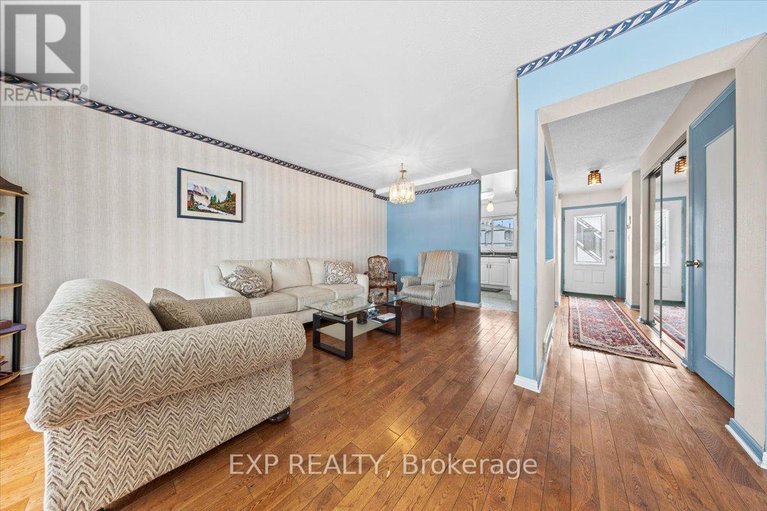 29485103/915-lawnsberry-drive/chatelaine-village/ottawa/ontario/K1E1Y2_11