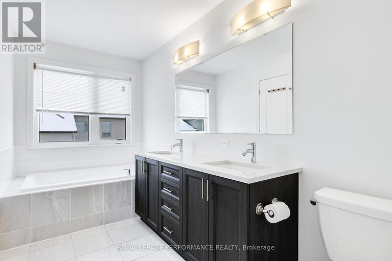 29228458/669-cordelette-circle-e/mer-bleuebradley-estatesanderson-park/ottawa/ontario/K1W0P2_24